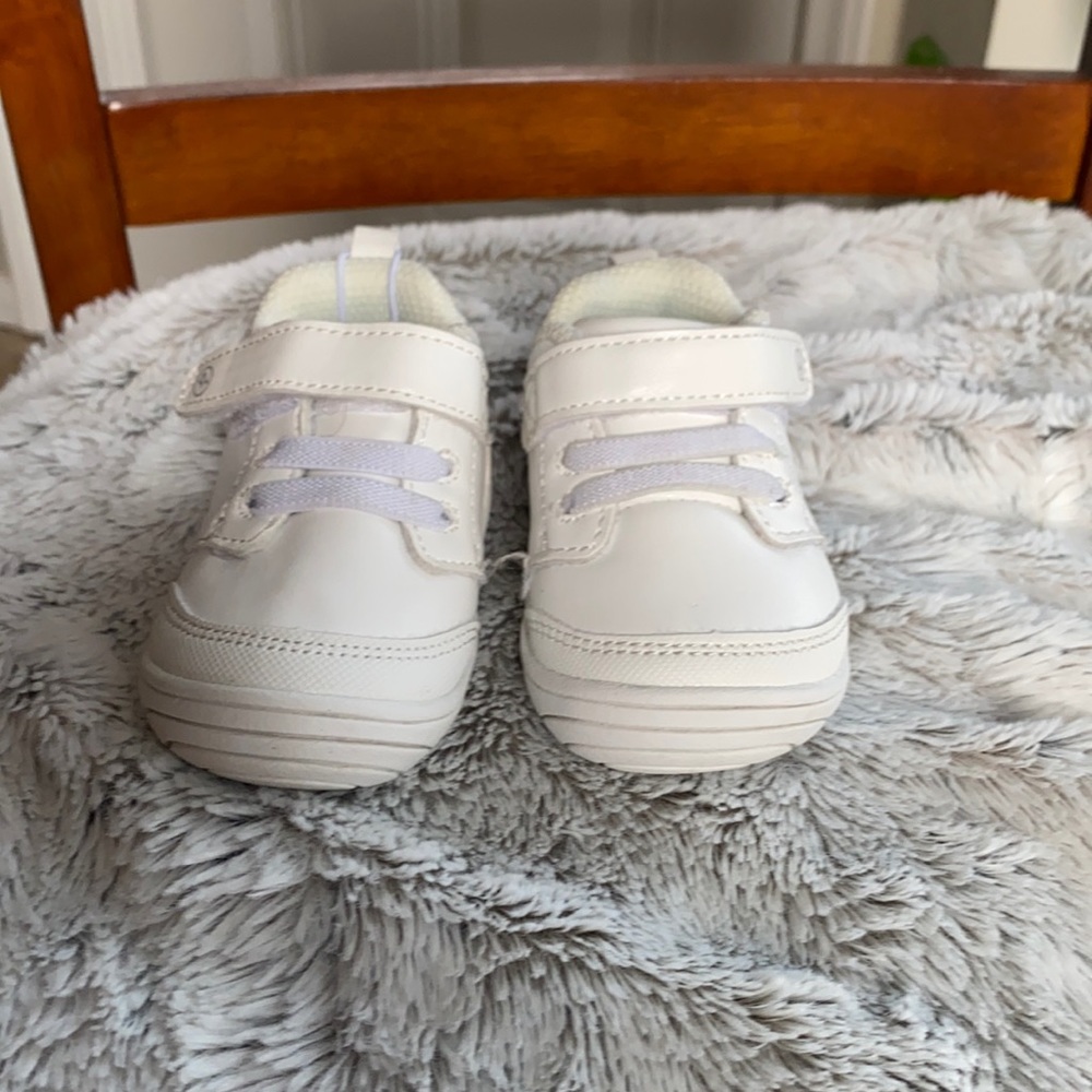 White baby shoes